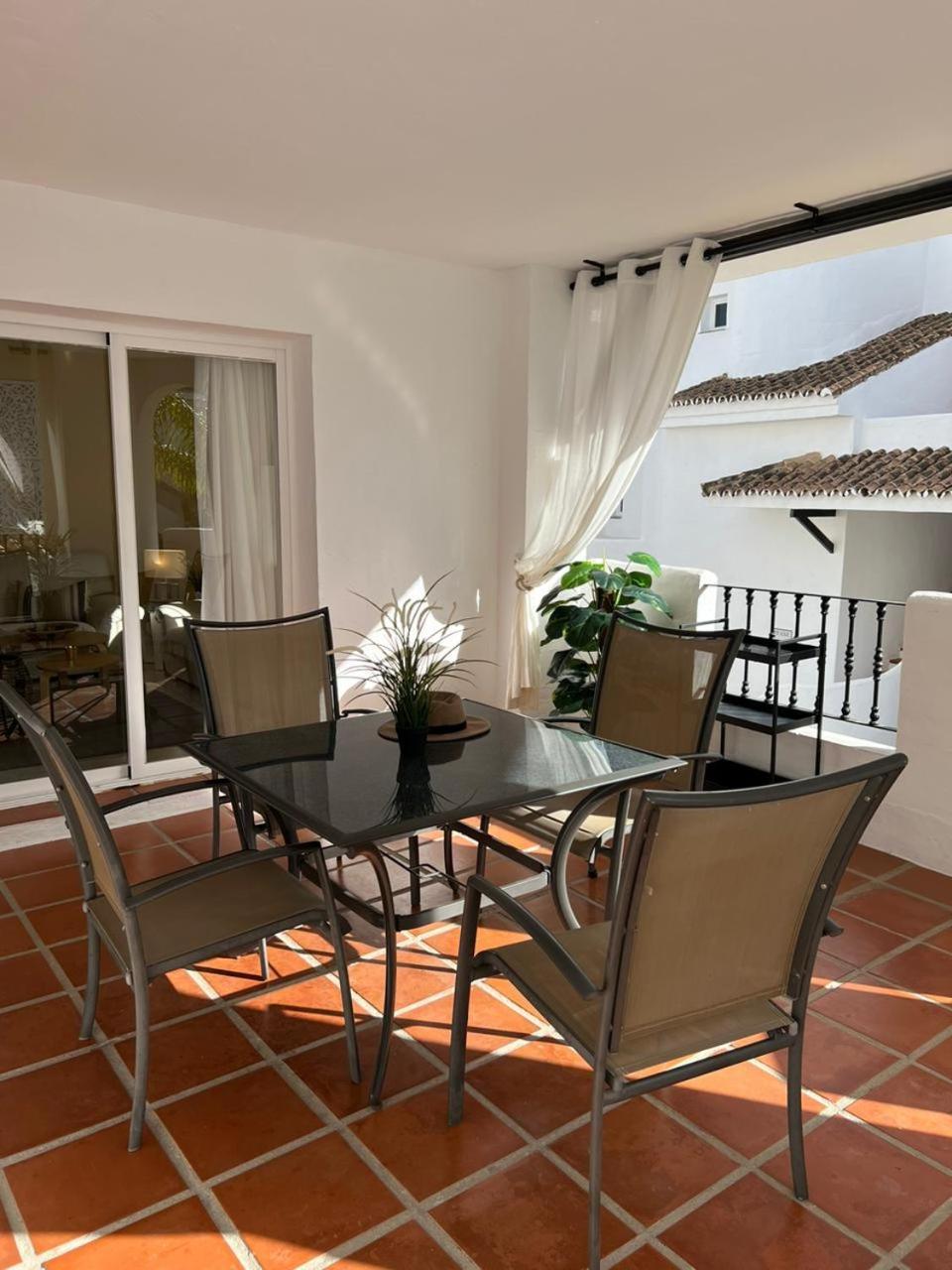 Apartment Beautiful 2 Bedroom In Puerto Banus ! Marbella