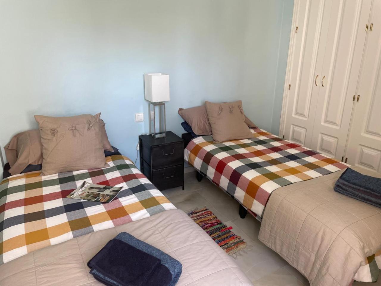 Apartment Beautiful 2 Bedroom In Puerto Banus ! *
