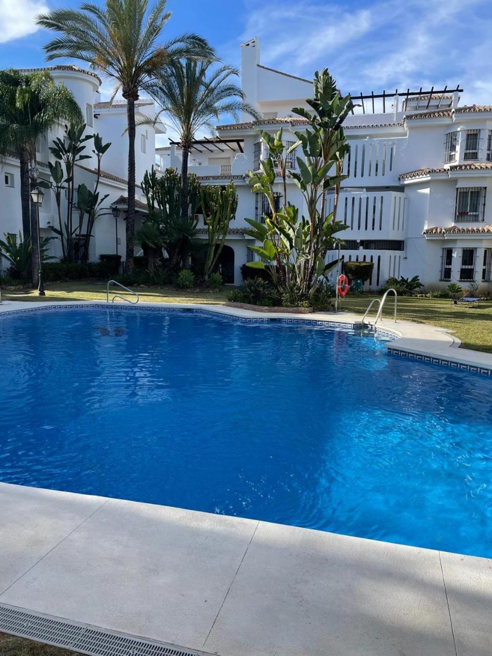 Apartment Beautiful 2 Bedroom In Puerto Banus !