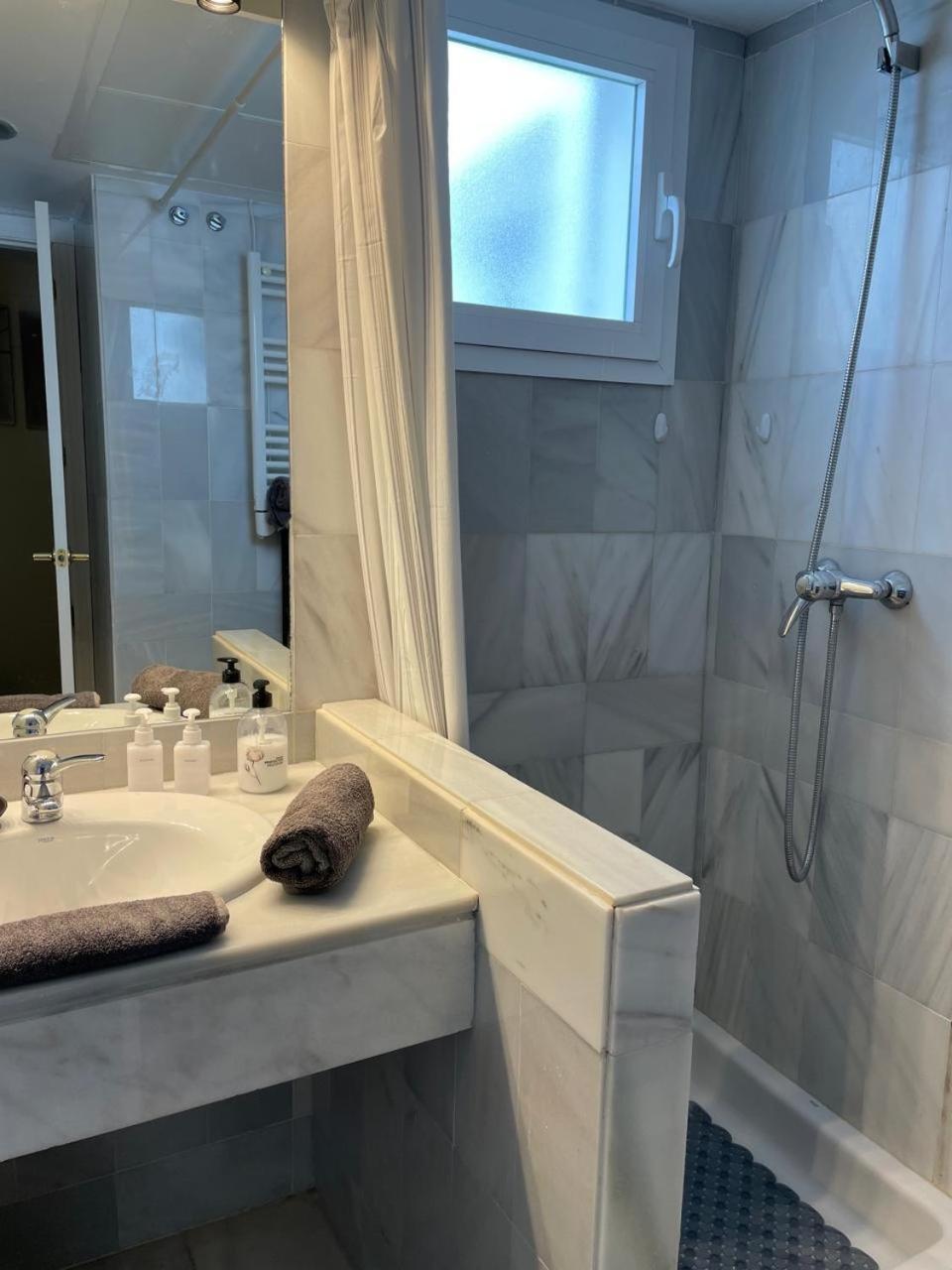 Beautiful 2 Bedroom In Puerto Banus ! *