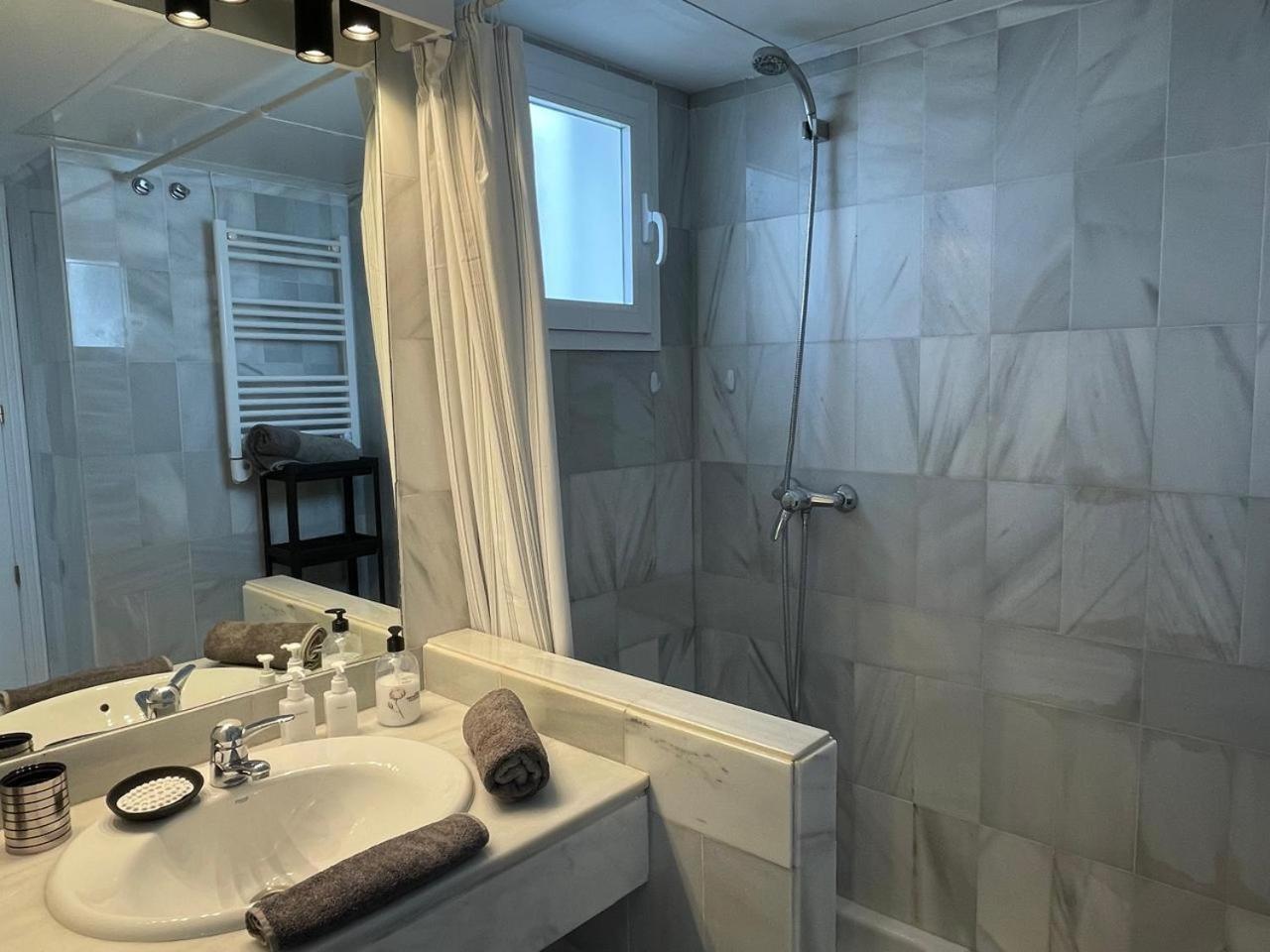 Beautiful 2 Bedroom In Puerto Banus ! Apartment