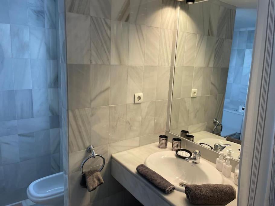 Beautiful 2 Bedroom In Puerto Banus ! Apartment Marbella