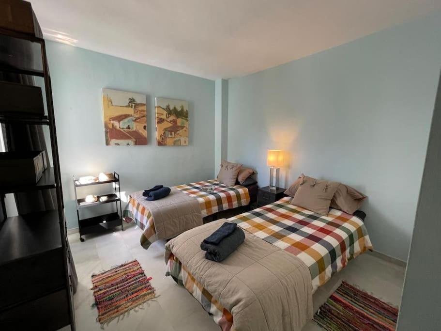 Apartment Beautiful 2 Bedroom In Puerto Banus ! *